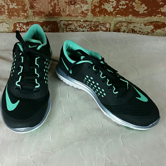 black and mint green nikes